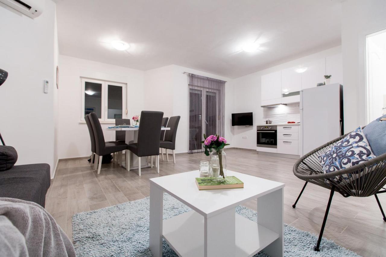 Maiv Residence - Family & Designer Suites Рогозница Номер фото